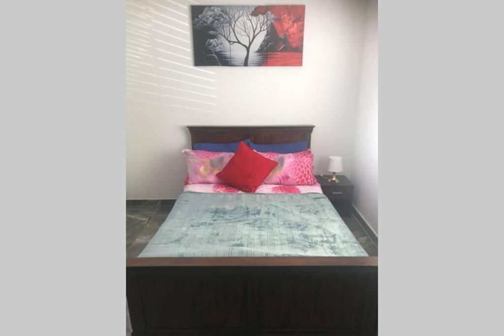 Bright, Stylish Studio Flat With Sky Sports Earley Exterior foto